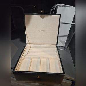 Mejuri Leather Jewlery Box